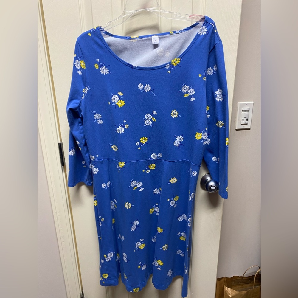 Old Navy floral midi dress . 3/4 length sleeve. XL